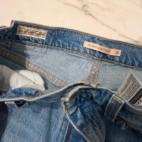 Levi’s 70s High Rise Slim Straight Jean - Size 30 - Picture 4 of 4